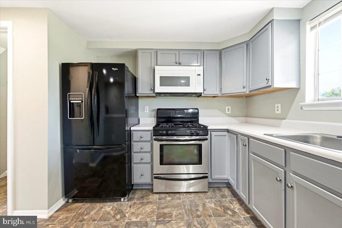 3426 Round Rd - Photo 7 of 24