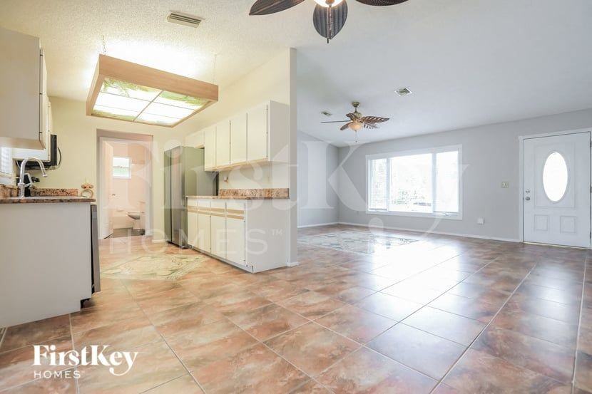 6099 David Blvd - Photo 3 of 15