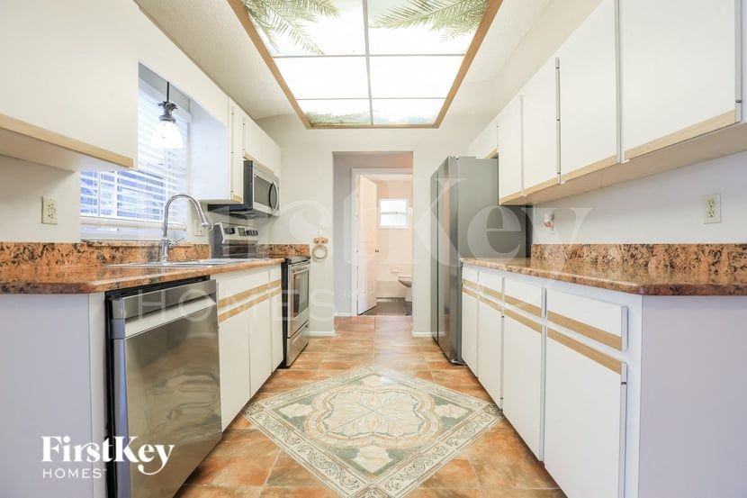 6099 David Blvd - Photo 4 of 15