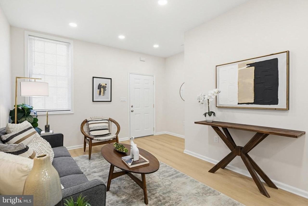 843 E Lombard St - Photo 3 of 32