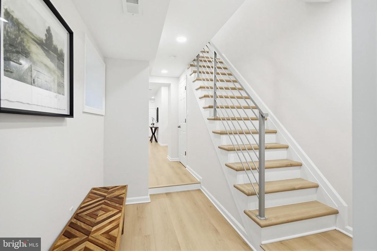 843 E Lombard St - Photo 7 of 32