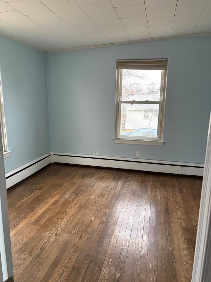 1314 Dorchester Ave - Photo 3 of 13