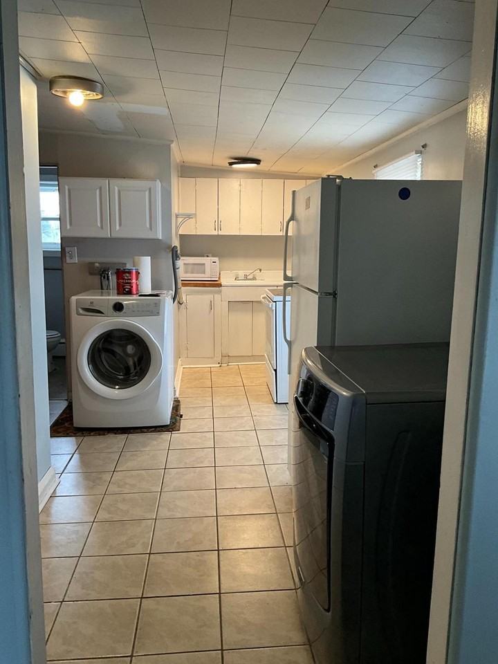 1314 Dorchester Ave - Photo 4 of 13