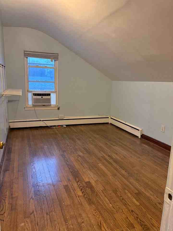 1314 Dorchester Ave - Photo 7 of 13