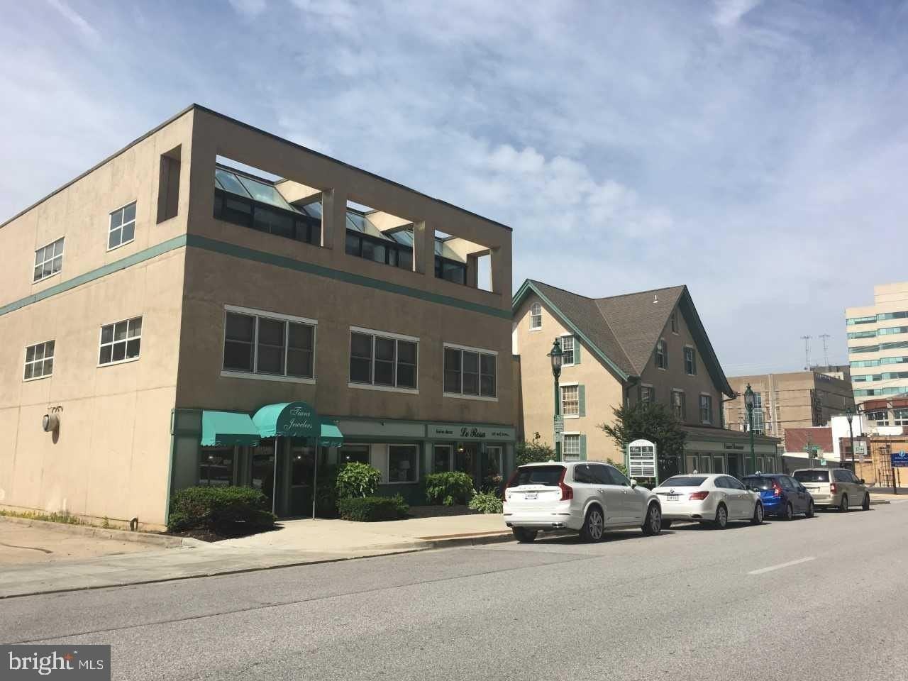 100 E Pennsylvania Ave - Photo 3 of 12