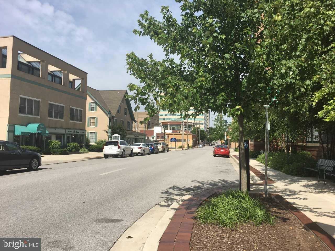 100 E Pennsylvania Ave - Photo 4 of 12