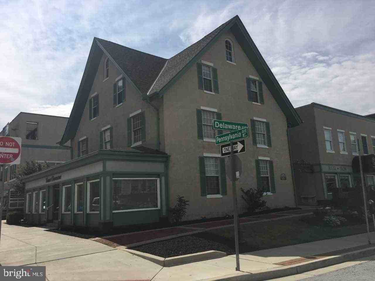 100 E Pennsylvania Ave - Photo 6 of 12