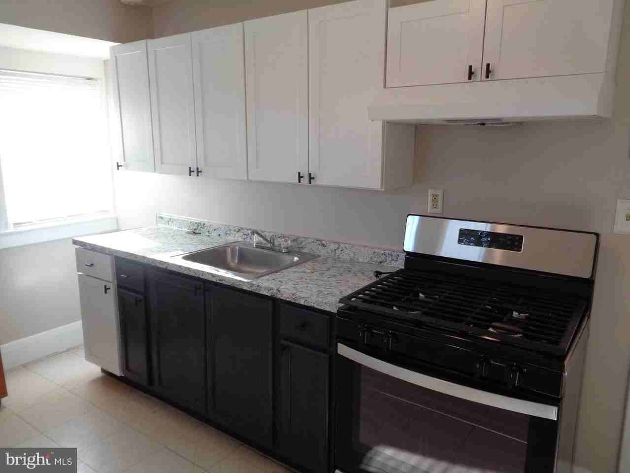 2800 Linwood Ave - Photo 5 of 17