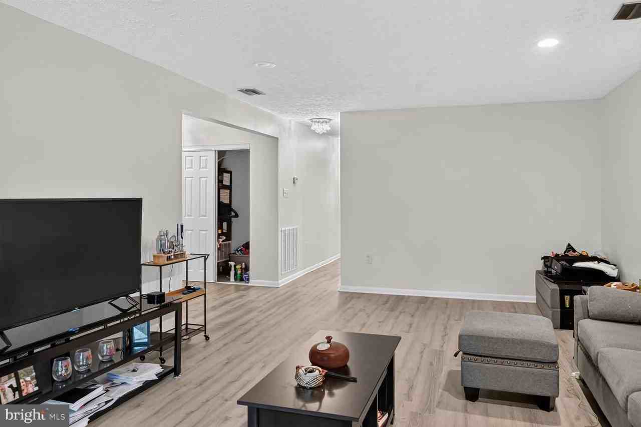 6929 Clearwind Ct - Photo 2 of 29