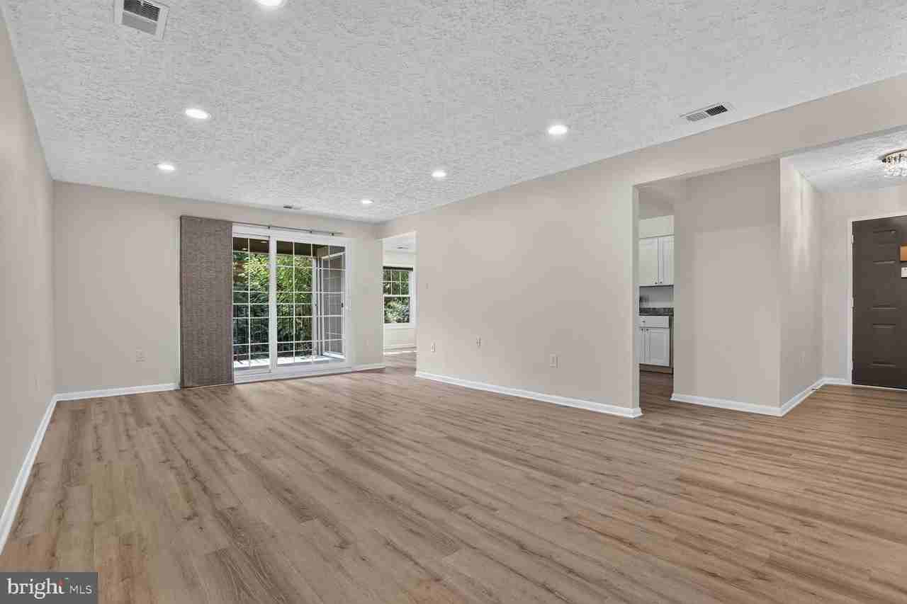 6929 Clearwind Ct - Photo 3 of 29