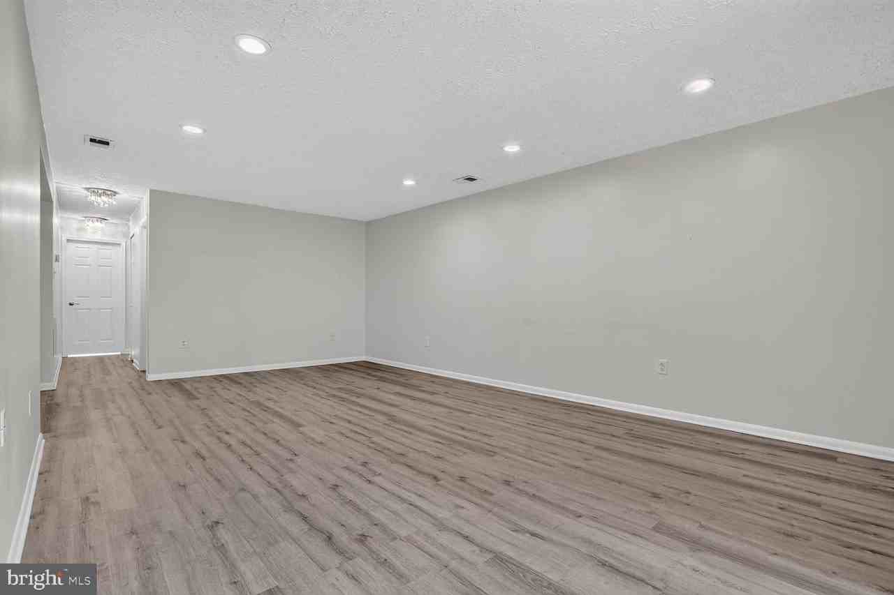 6929 Clearwind Ct - Photo 5 of 29