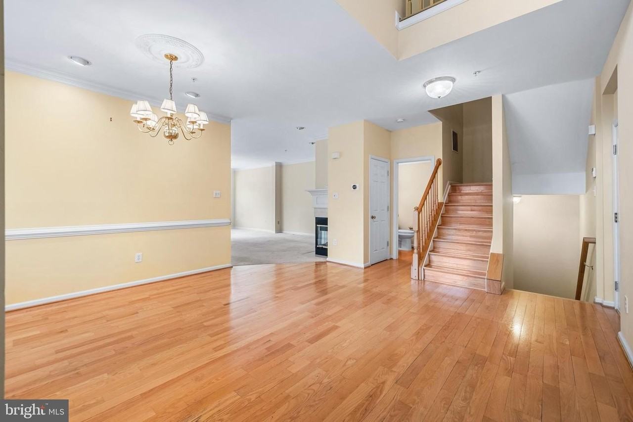 530 Limerick Cir - Photo 5 of 28