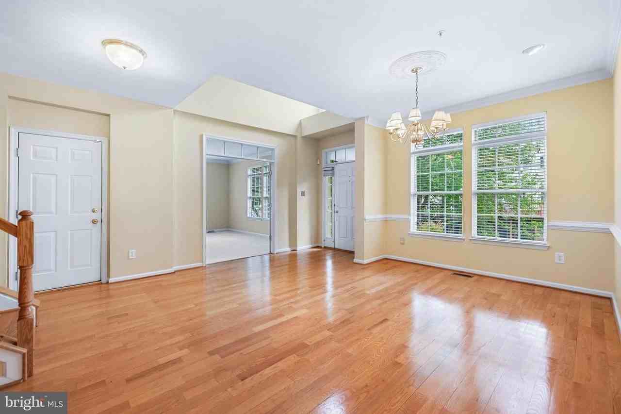 530 Limerick Cir - Photo 7 of 28
