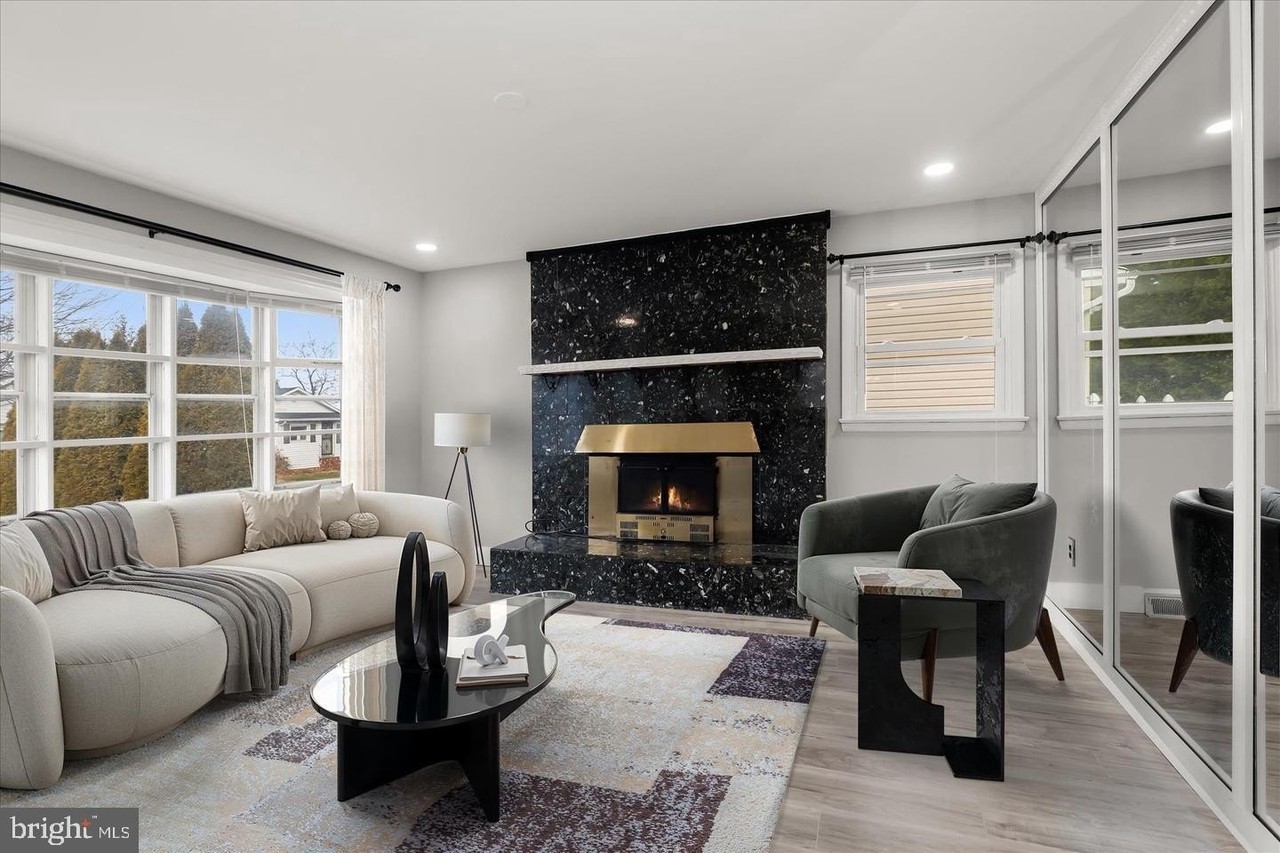 517 Winters Ln - Photo 2 of 44