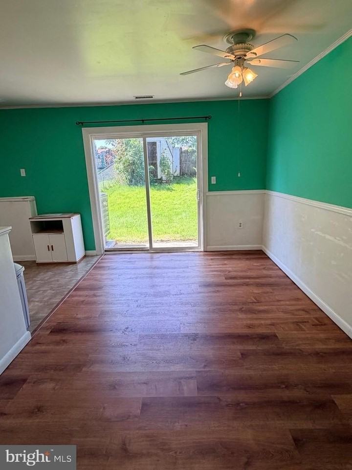 453 Berry Ct - Photo 5 of 20