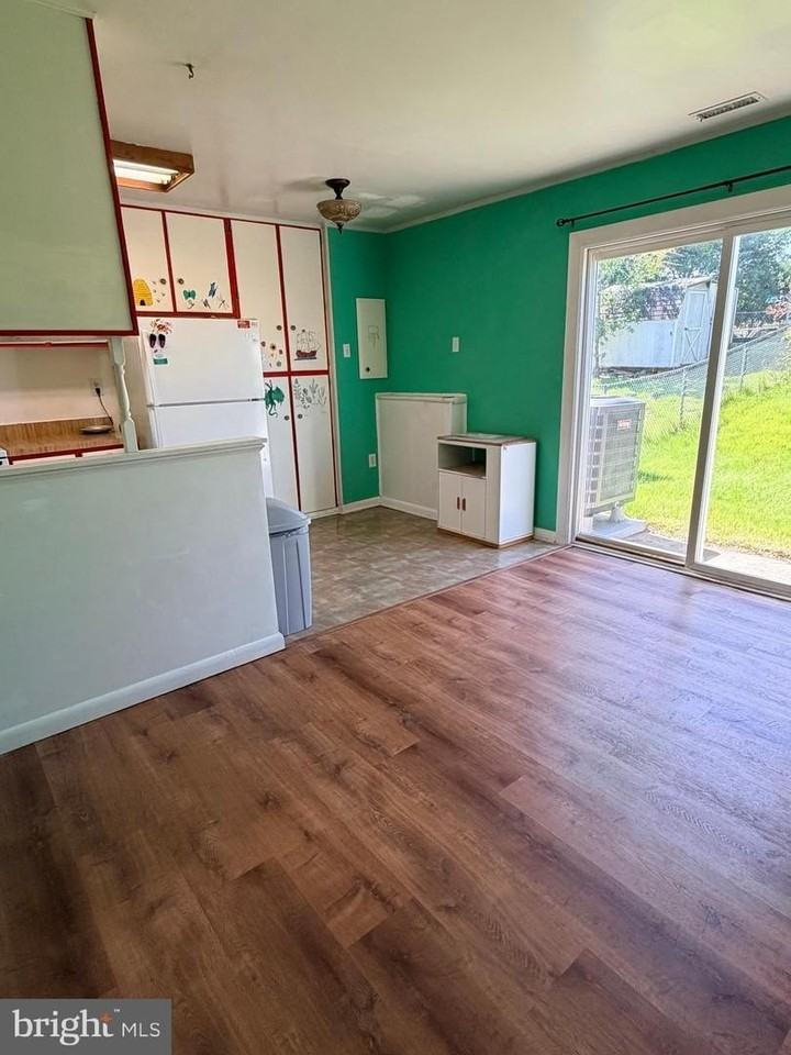 453 Berry Ct - Photo 6 of 20