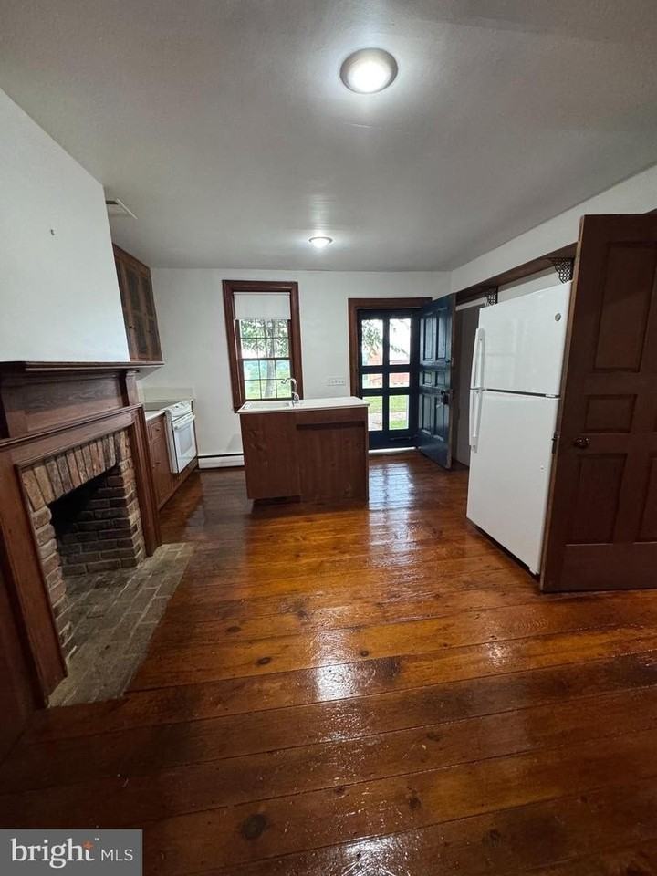 2839 Uniontown Rd Apt A - Photo 2 of 17