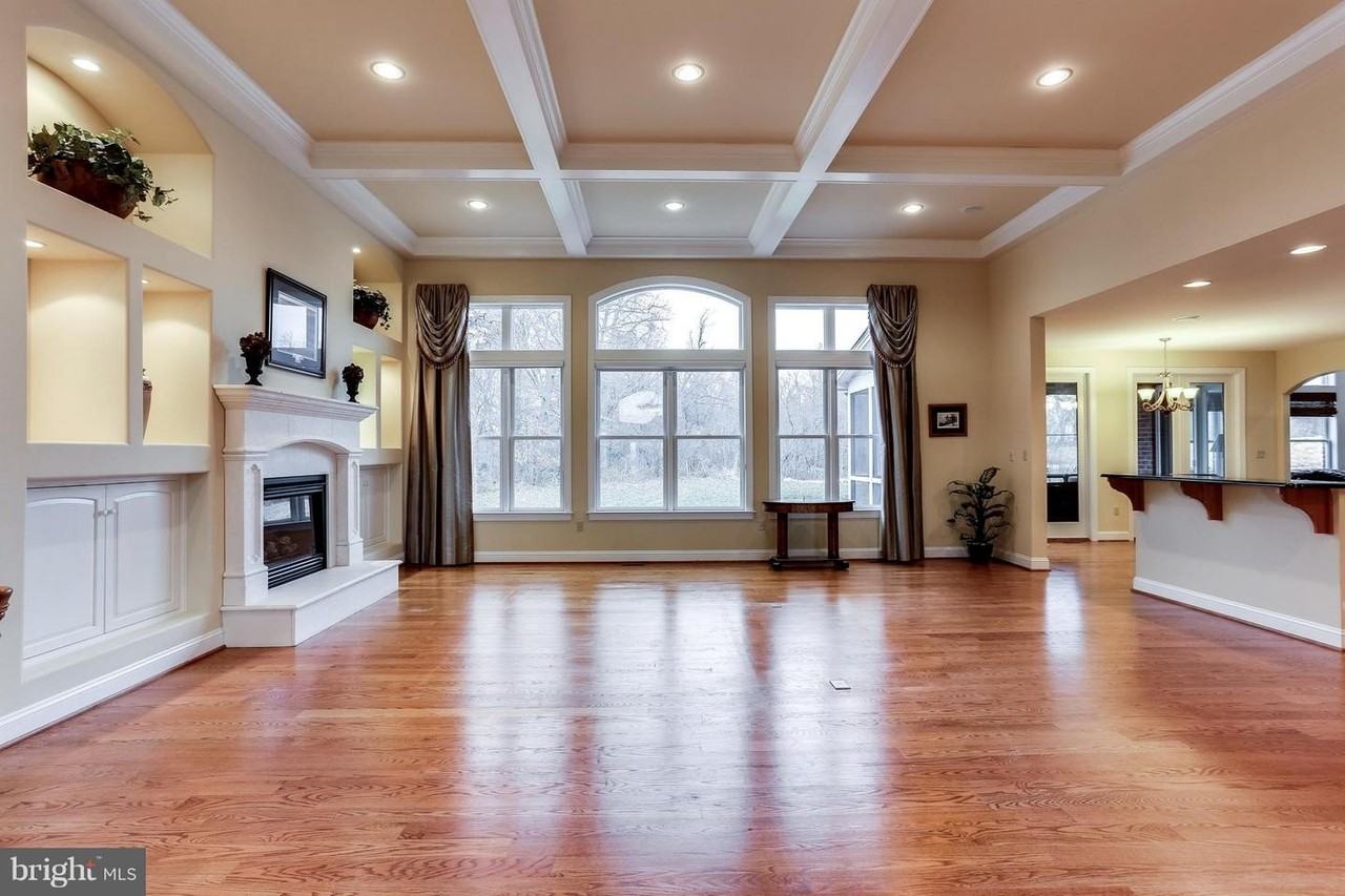 4410 Tuscarora Rd - Photo 3 of 50