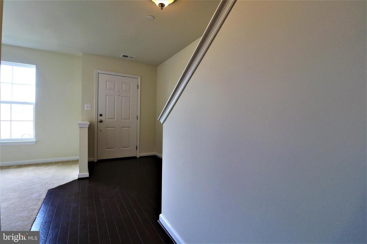 6303 Posey St - Photo 2 of 40