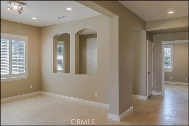 47 Santa Barbara Dr - Photo 3 of 7