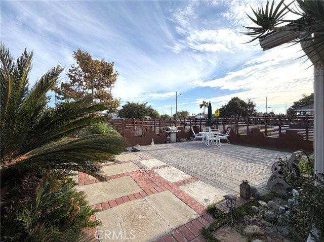 6131 Glenwood Dr - Photo 2 of 7