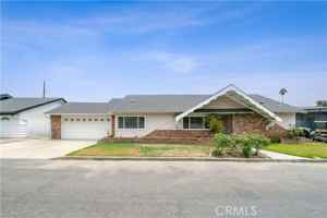 featured image of 1019 E Walnut Ave