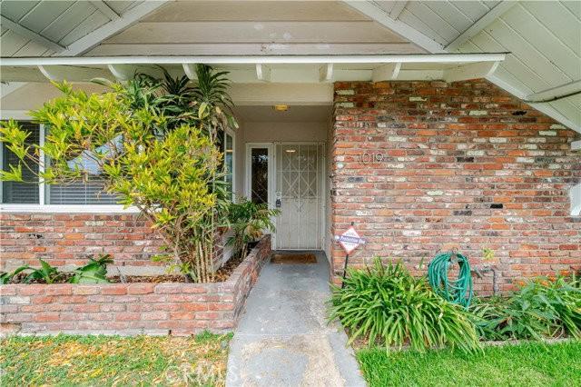 1019 E Walnut Ave - Photo 4 of 8