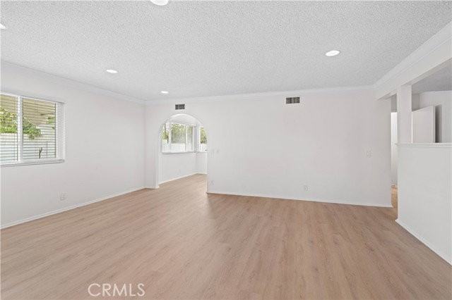 1019 E Walnut Ave - Photo 7 of 8