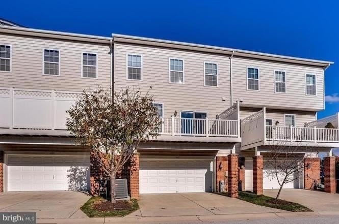 8621 Blue Smoke Ct - Photo 3 of 10