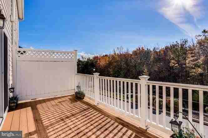 8621 Blue Smoke Ct - Photo 4 of 10