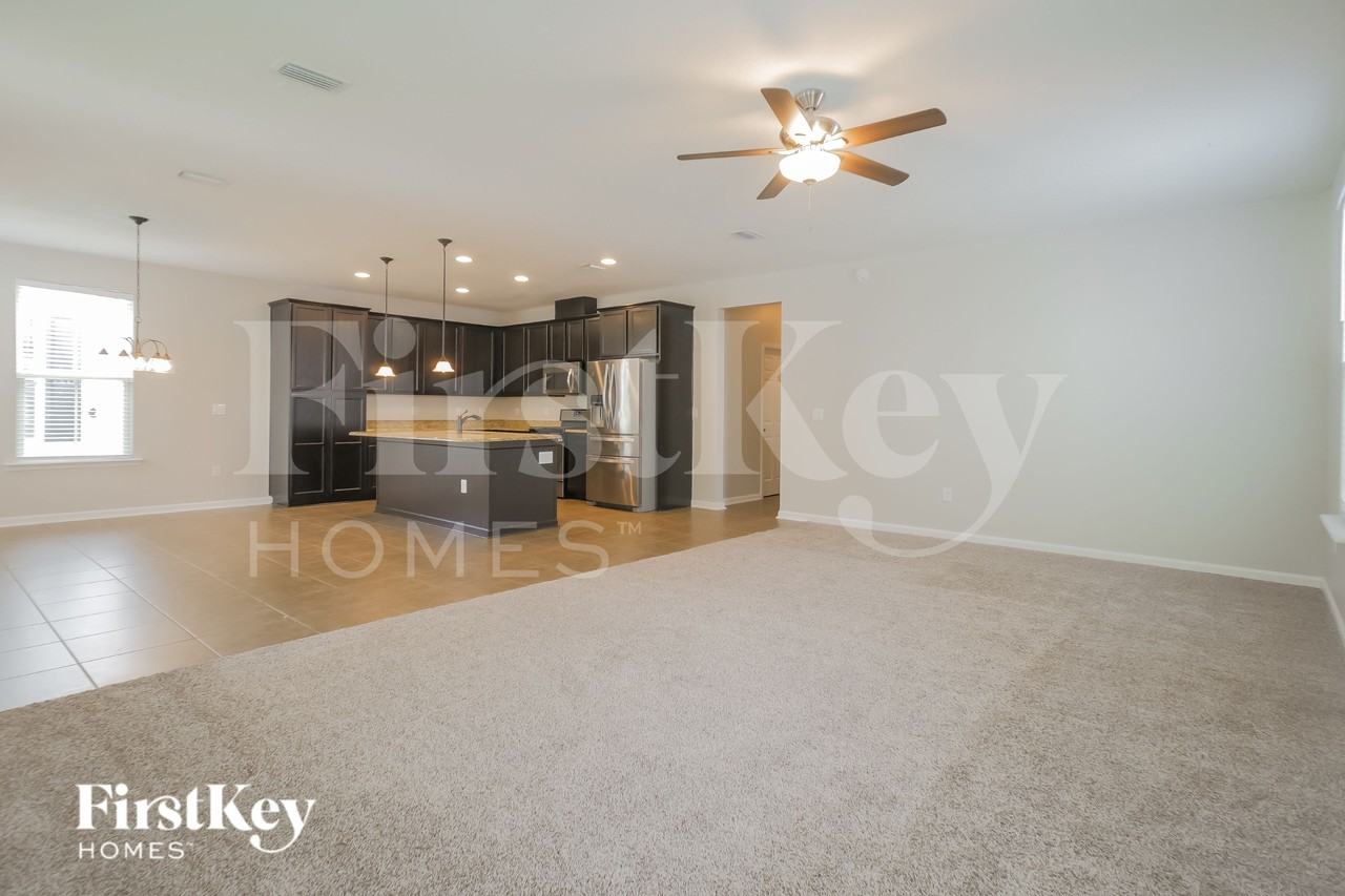 124 Riverwalk Blvd - Photo 3 of 17