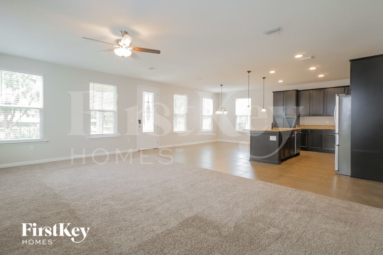 124 Riverwalk Blvd - Photo 4 of 17