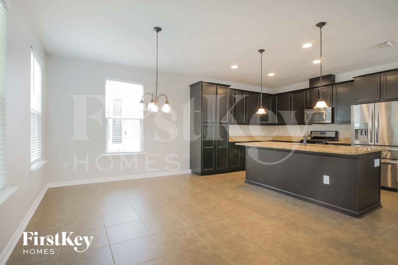 124 Riverwalk Blvd - Photo 6 of 17