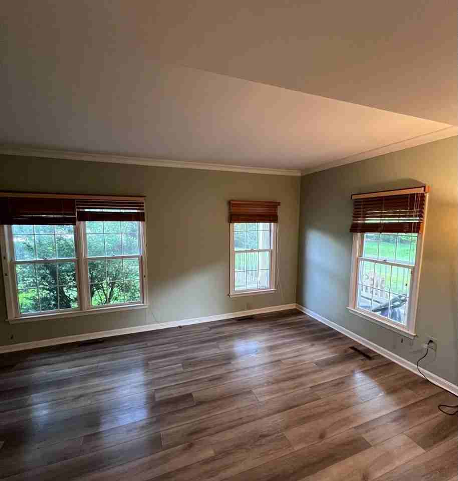 8686 Manahan Dr - Photo 4 of 17