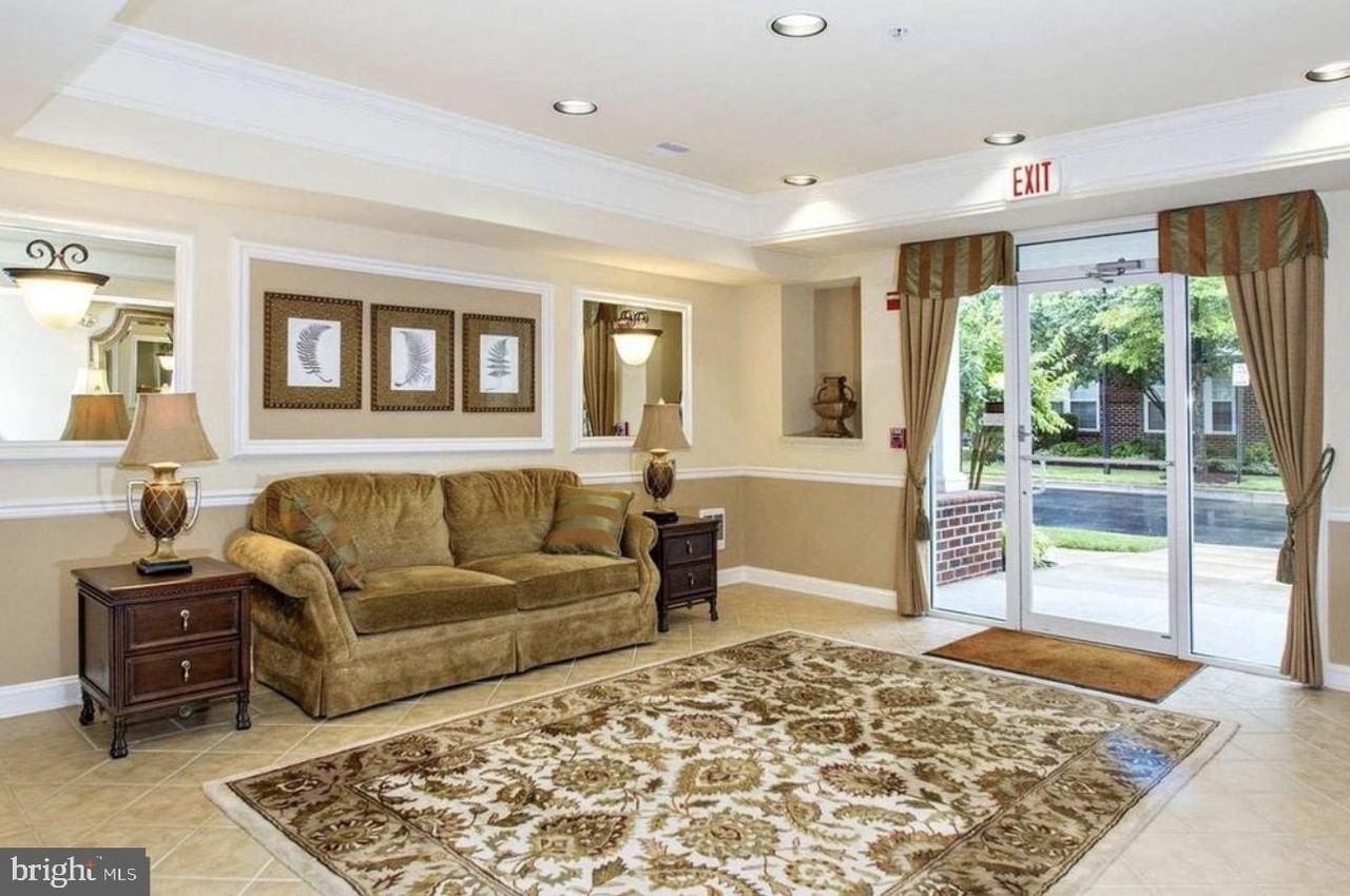 5801 Clipper Ln - Photo 3 of 13