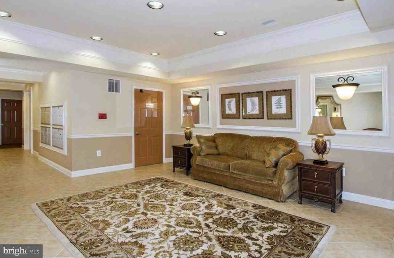 5801 Clipper Ln - Photo 4 of 13