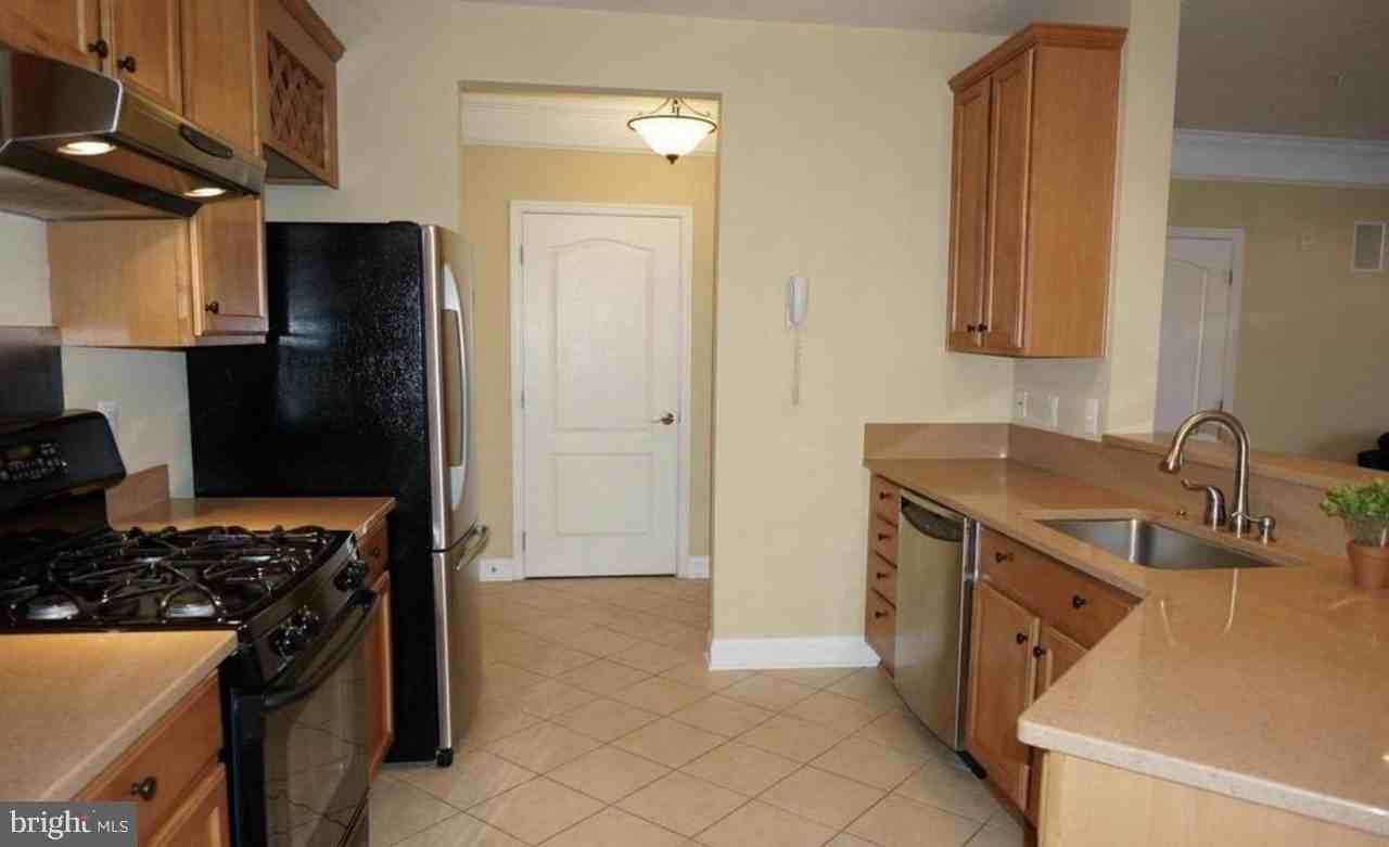 5801 Clipper Ln - Photo 5 of 13