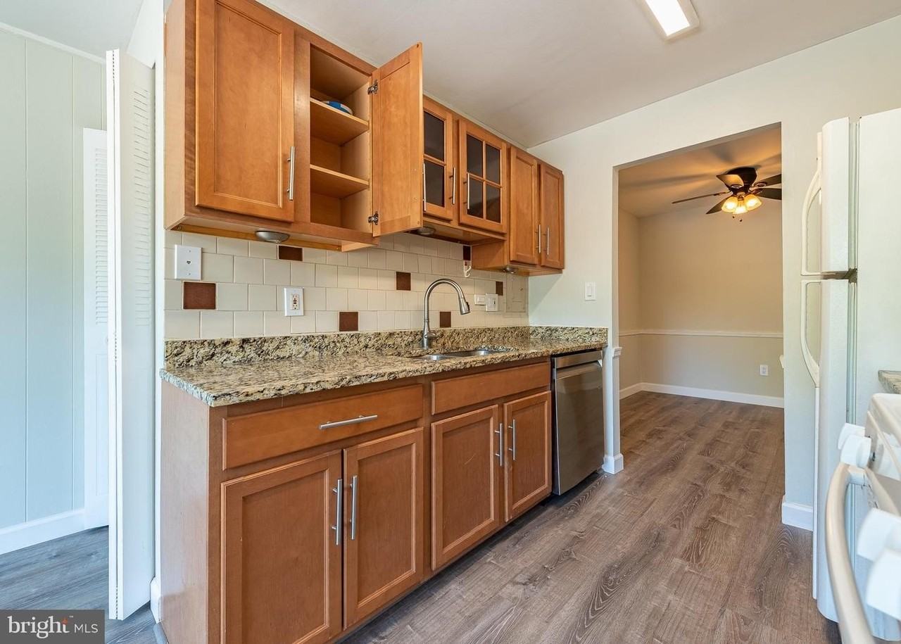 8723 Hayshed Ln - Photo 5 of 23