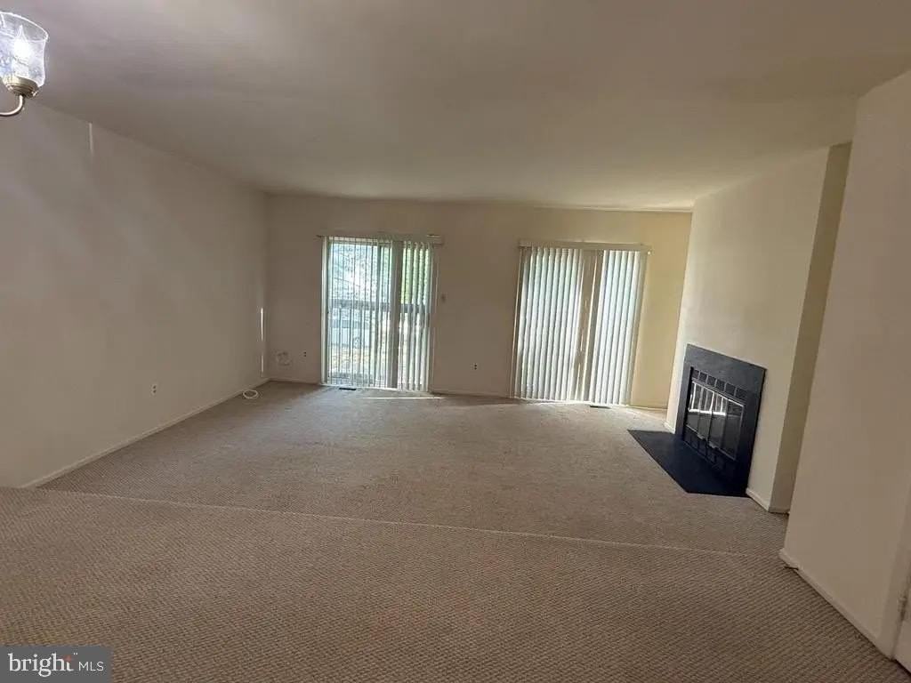 4711 Leyden Way - Photo 7 of 36