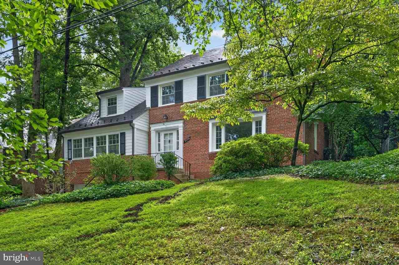 7215 Rollingwood Dr - Photo 2 of 32