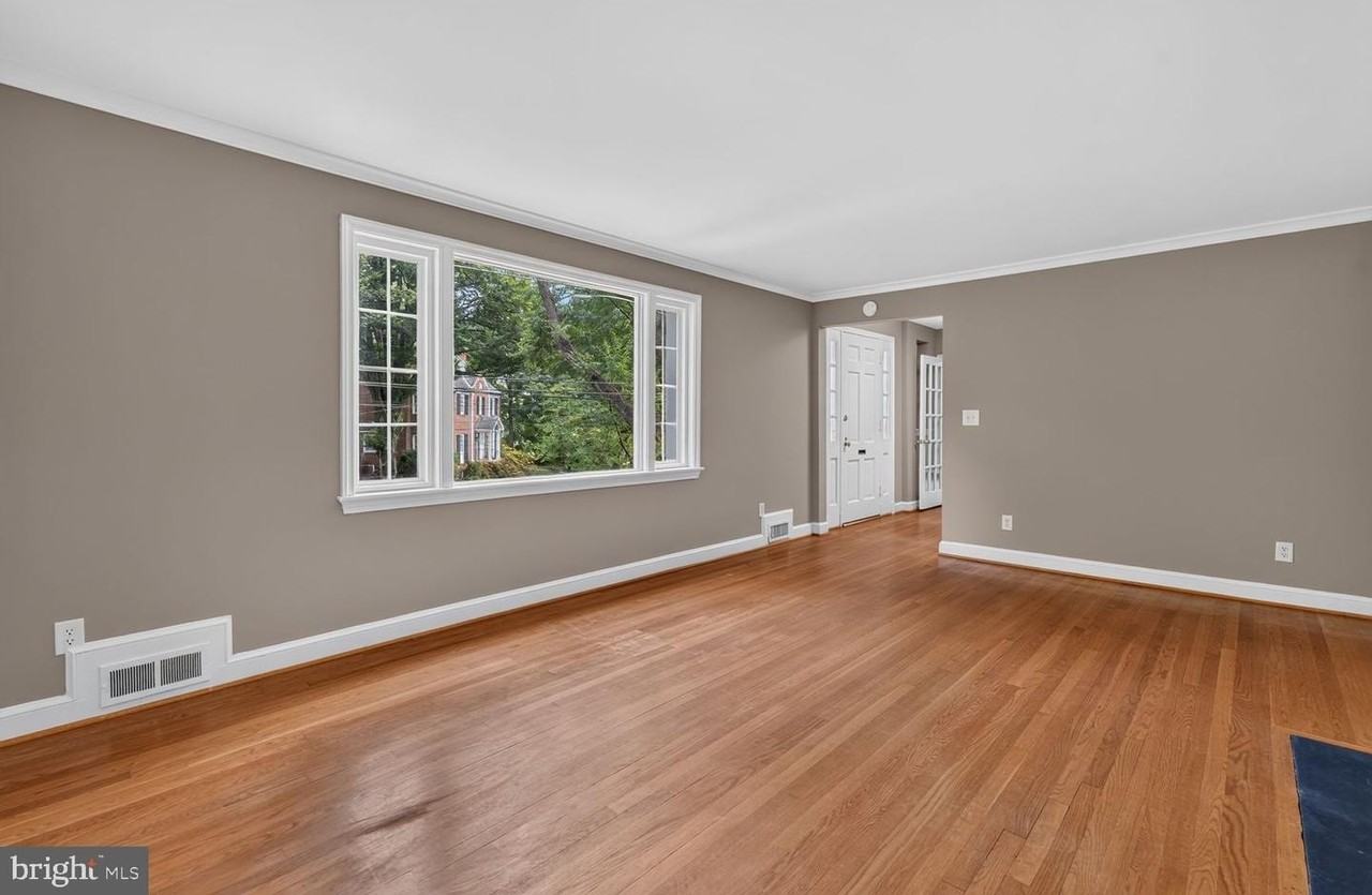 7215 Rollingwood Dr - Photo 6 of 32