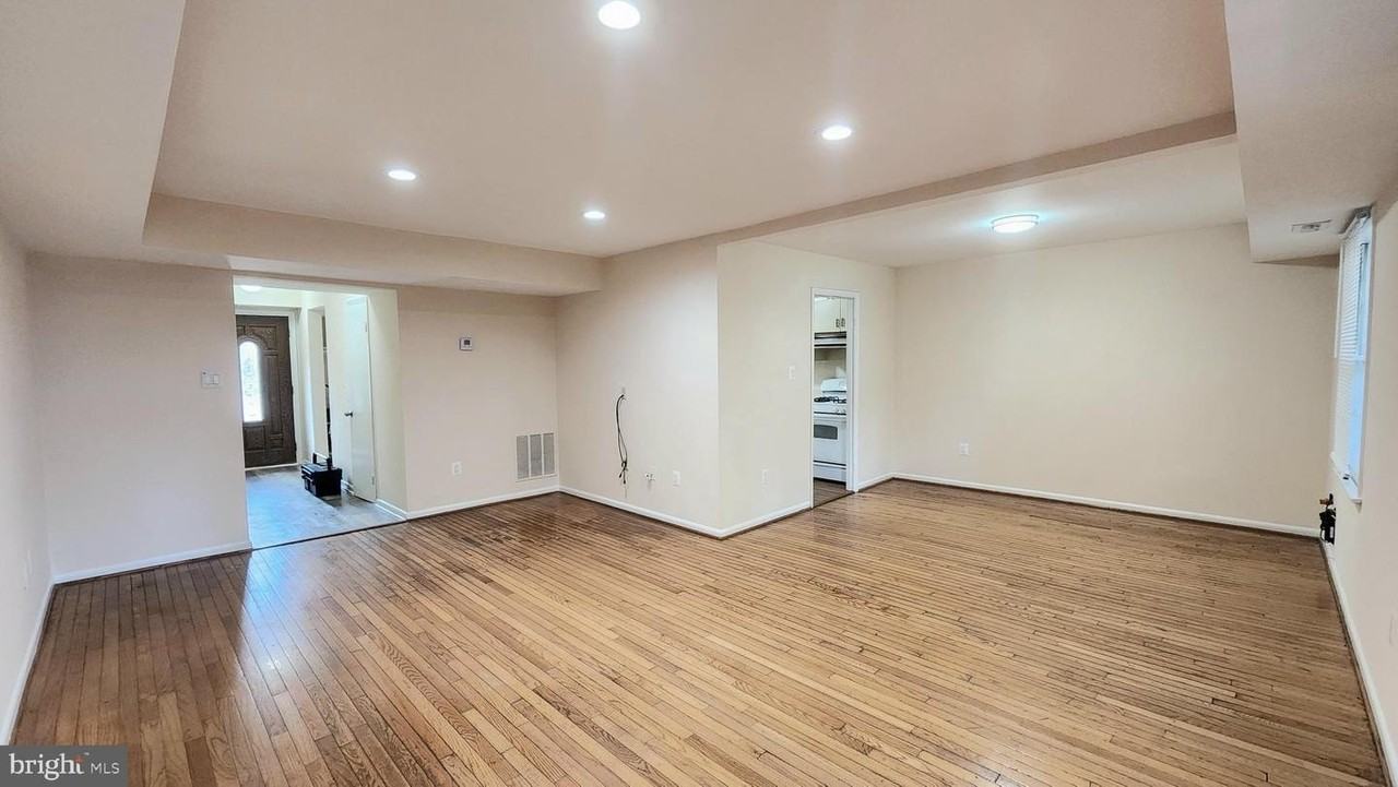 10823 Bucknell Dr - Photo 4 of 50