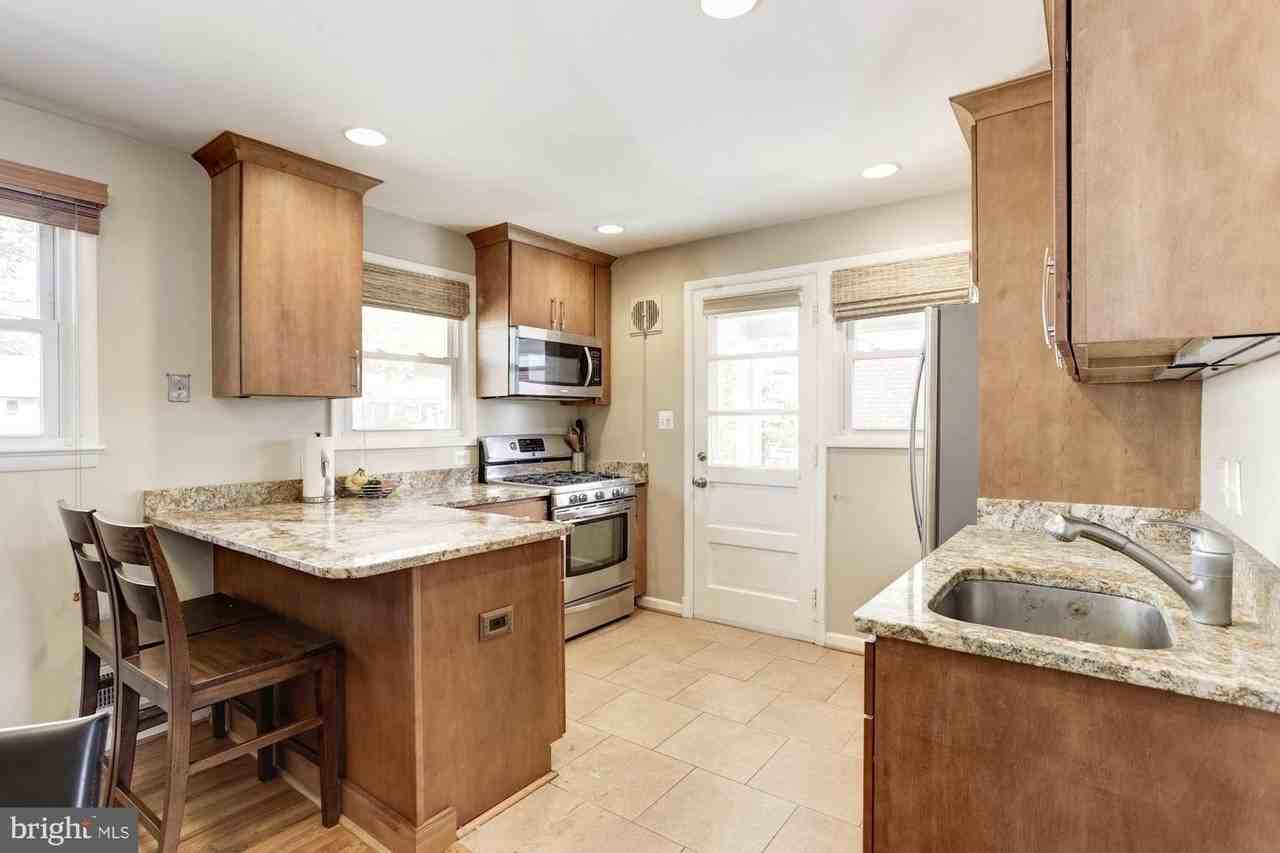 6408 Tisdale Ter - Photo 6 of 30