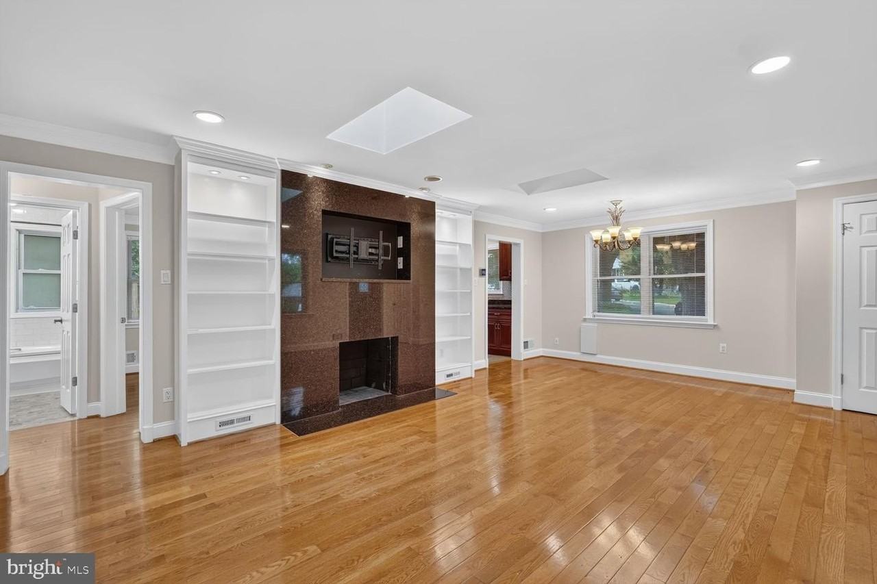 1813 Florin St - Photo 2 of 22