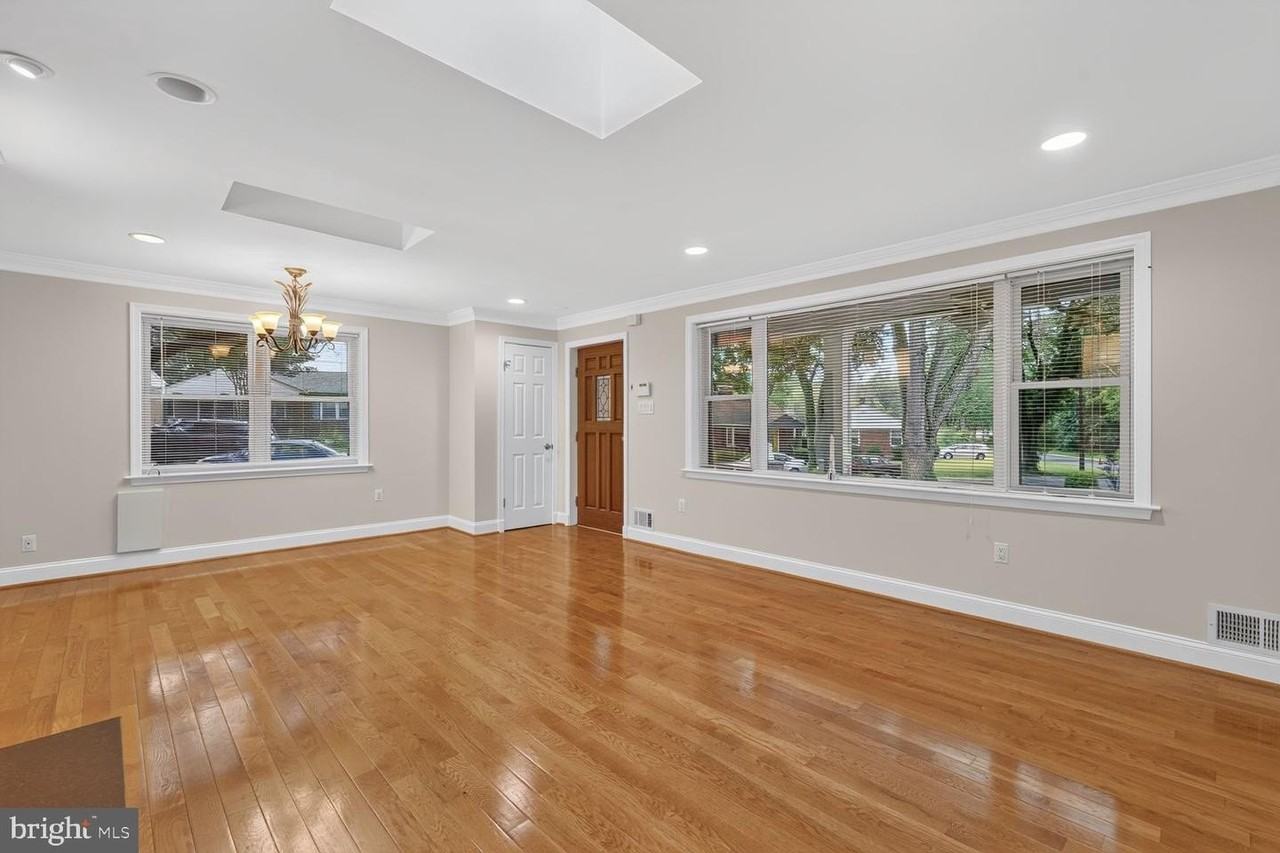 1813 Florin St - Photo 5 of 22