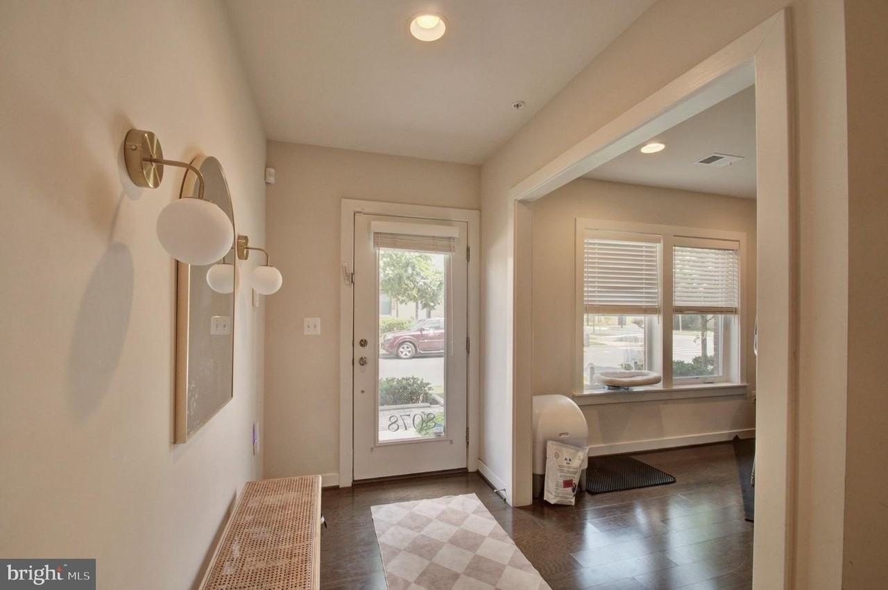 8078 Tribeca St - Photo 4 of 37
