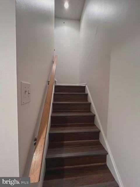 8414 Meadow Green Way - Photo 4 of 16