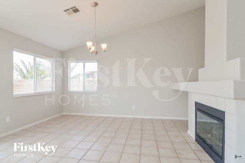 127 Tamarack Dr - Photo 6 of 15