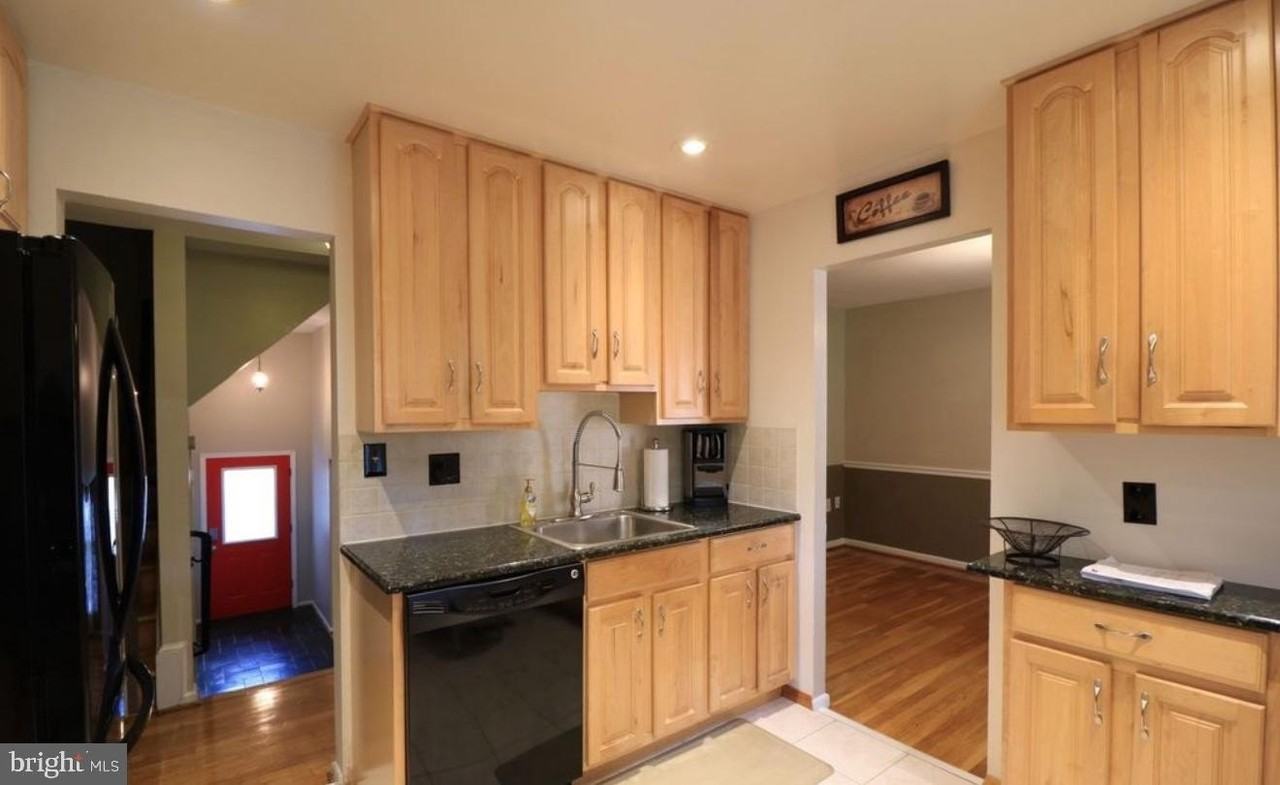 553 Monet Dr - Photo 4 of 37