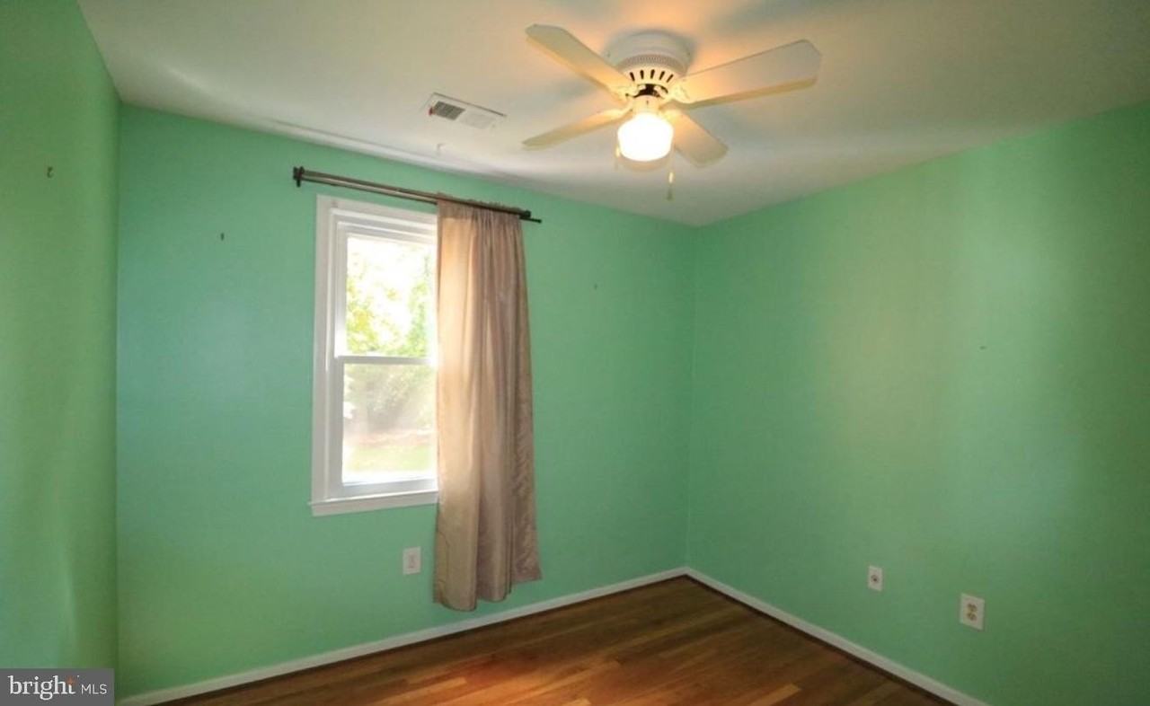 553 Monet Dr - Photo 7 of 37